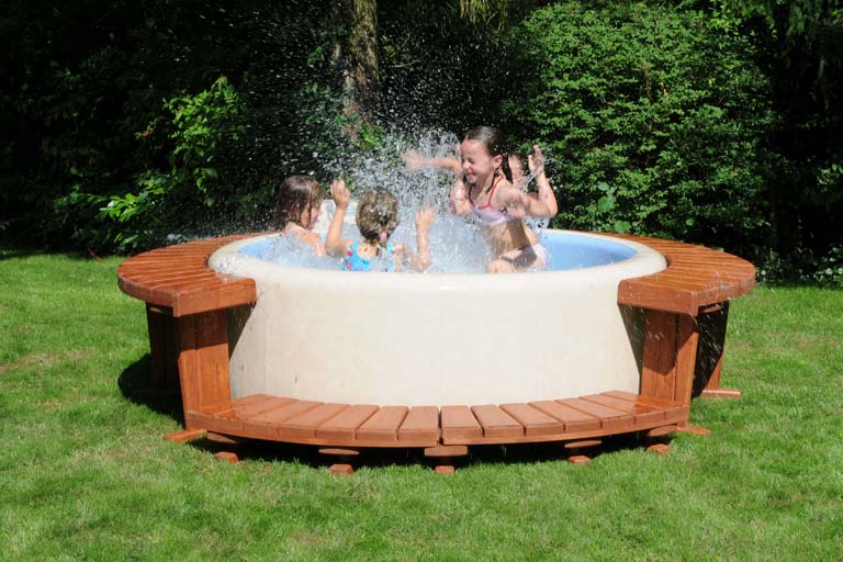 treffpunkt-der-familie-softub-whirlpool-1-content-image-landscape